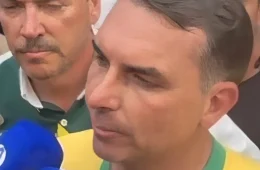Flávio Bolsonaro acusa entidade de bispos católicos de espalhar mentiras