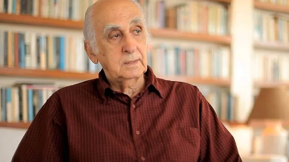 Morre Zuenir Ventura, referência no jornalismo, aos 95 anos