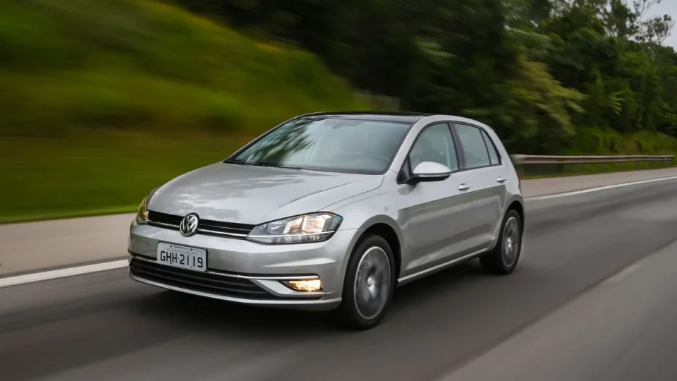 Volkswagen e Audi convocam recall de 2,8 milhões de carros por risco na direção