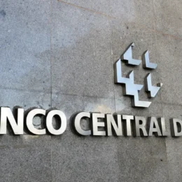 Mercado financeiro reduz previsão da inflação para 5% este ano