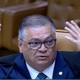 Dino manda investigar Master ligado a cemitérios de SP e mantém Mendonça sob suspeita