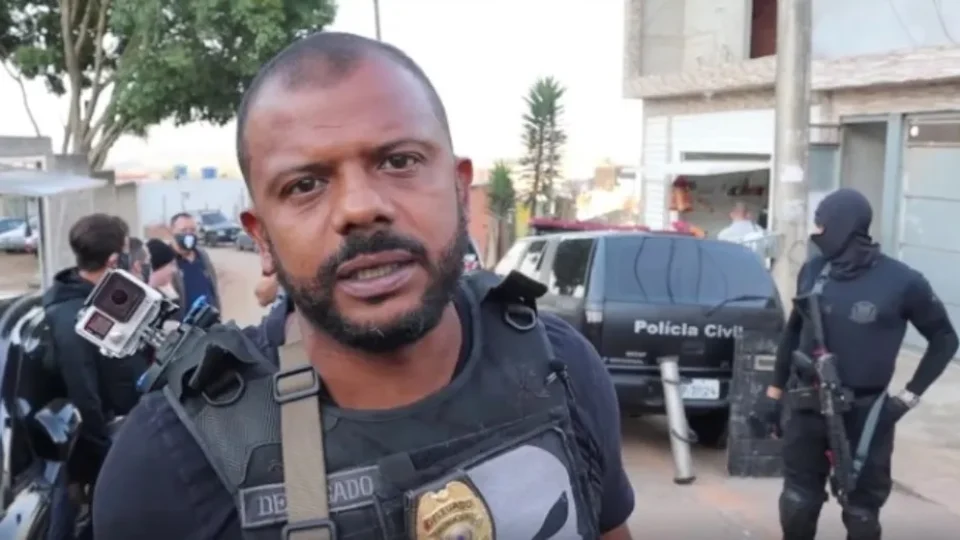 Caso de encenação em cativeiro faz delegado Da Cunha ser demitido da Polícia Civil