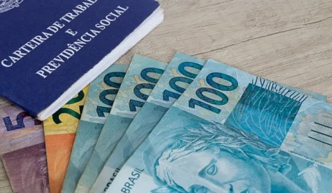 Renda do trabalhador se aproxima do salário mínimo em sete estados do Nordeste