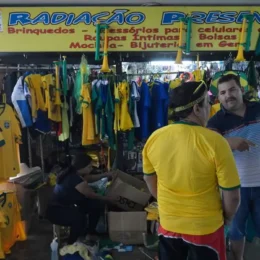 Vendas no comércio caem 0,8% em julho, com “ressaca” da Copa do Mundo