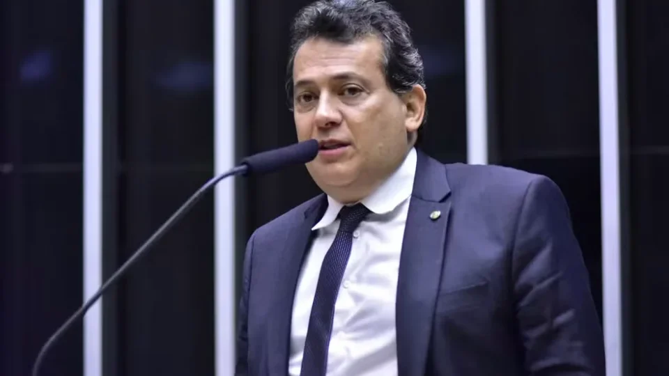 Sobrinho de bicheiro, deputado federal Ricardo Abrão (PSDB) é alvo da PF no RJ