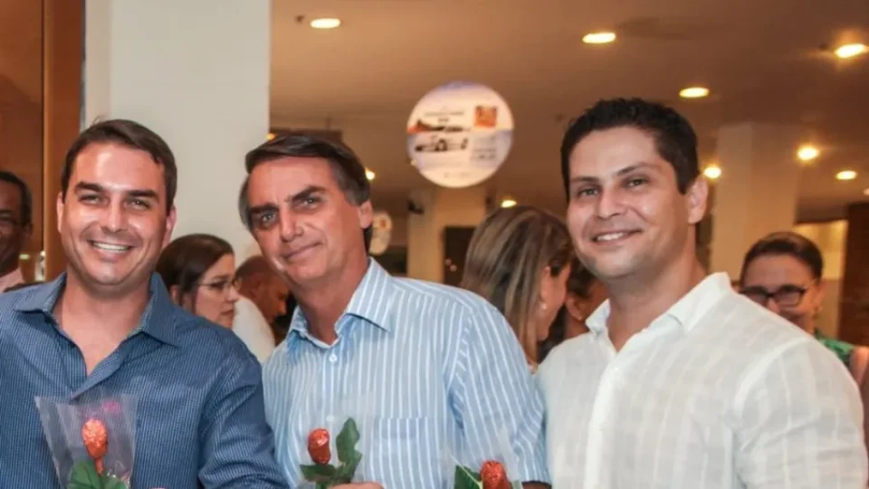 Ex-sócio de Flávio Bolsonaro relata lobby do senador com Kassio no STF, diz site