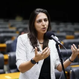 Deputada Natália Bonavides denuncia ameaça de estupro e esquartejamento