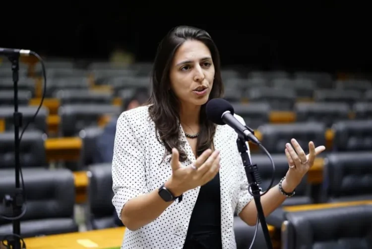 Deputada Natália Bonavides denuncia ameaça de estupro e esquartejamento