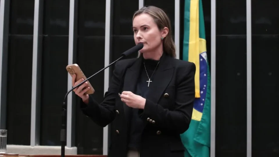 Com fundo eleitoral gordo, Zanatta e namorado contratam empresa de aviação de candidato