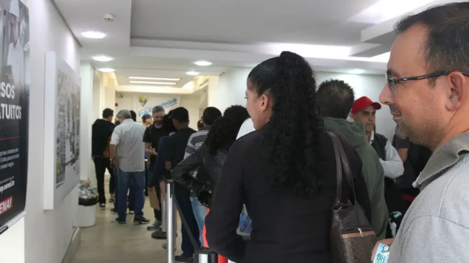 Três em cada dez MEIs abertas são de trabalhadores que tinham carteira assinada
