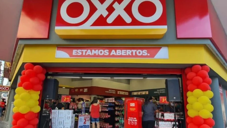 Justiça condena Oxxo a pagar R$ 2 milhões por expor funcionários a assaltos