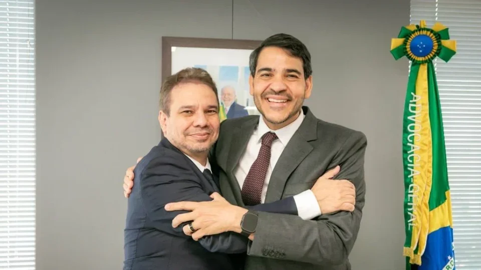 Governo celebra revés de Mendonça e diz que PF deve investigar ‘sem exceções’