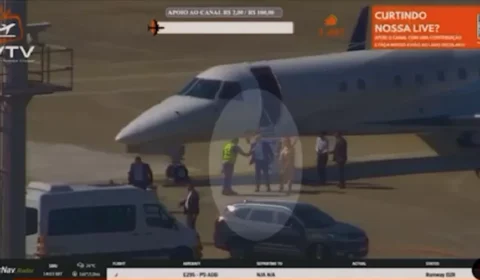 Vídeo mostra Moraes e esposa descendo do jatinho de Vorcaro, diz jornal