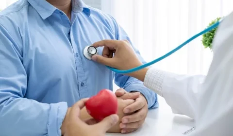 Conheça a fruta popular que ajuda a proteger as células e pode trazer benefícios ao coração