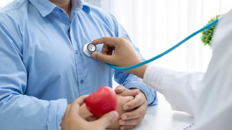 Conheça a fruta popular que ajuda a proteger as células e pode trazer benefícios ao coração