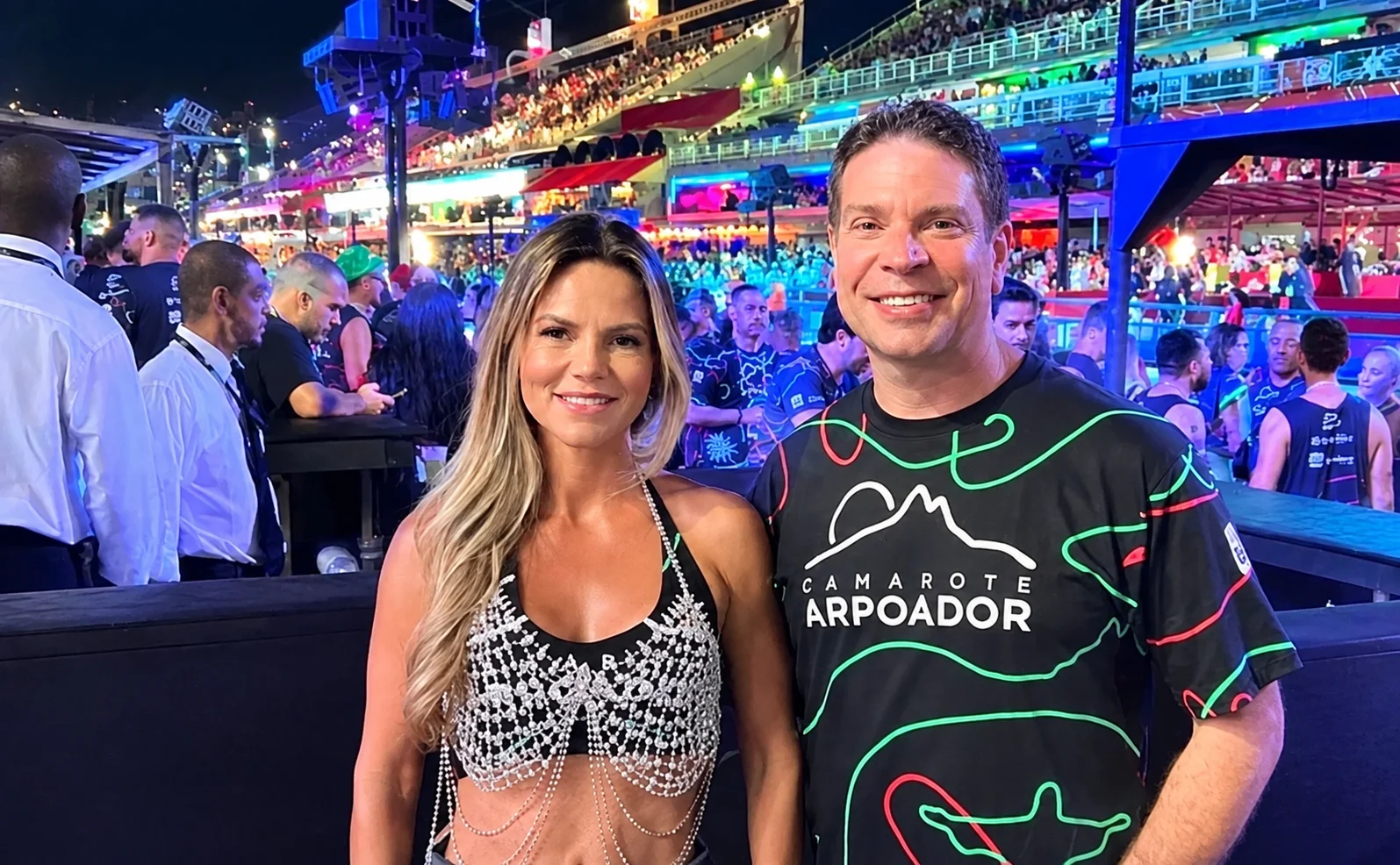 Ramagem e a esposa no camarote do sobrinho de Adilsinho na Sapucaí