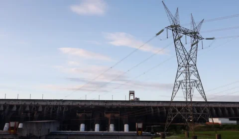 Após cinco meses, conta de luz voltará à bandeira verde em outubro