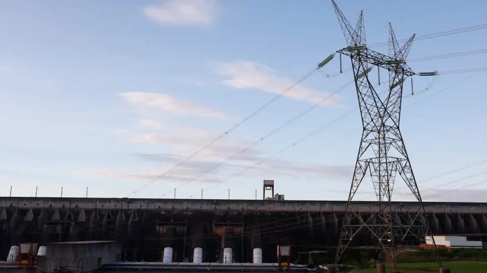 Após cinco meses, conta de luz voltará à bandeira verde em outubro