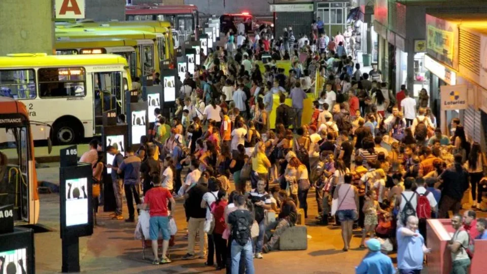 Rodoviários do DF aprovam greve por reajuste salarial e acordo coletivo