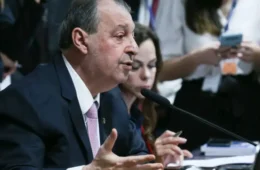 Sessão da 6×1 tem choro de senadores, lembrança de pai morto e bate-boca