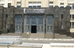 Justiça condena empresa a pagar R$ 5 mil a trabalhador umbandista exposto a cultos evangélicos