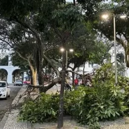 Ventania de 91 km/h atinge o Rio de Janeiro, e cidade recebe alerta severo