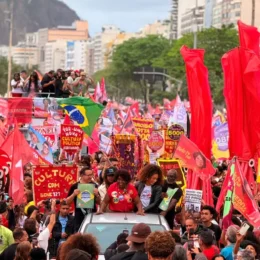 Apoiadores fizeram atos pela reeleição de Lula em várias cidades do Brasil
