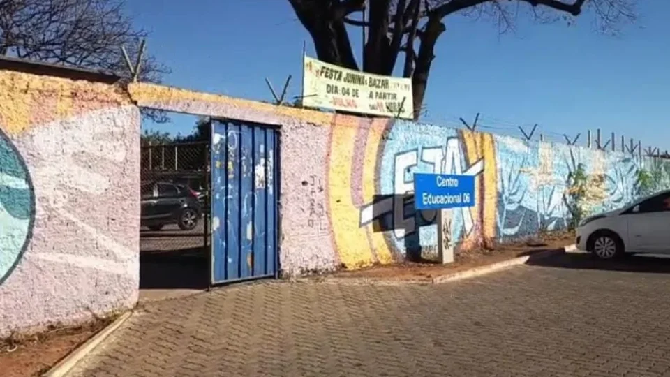 Sem aviso prévio, escola do DF terá Ensino Médio e Educação Especial retirados de unidade