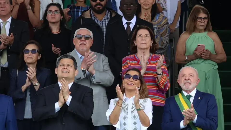 Desfile de 7 de setembro destaca soberania, Copa e combate ao feminicídio
