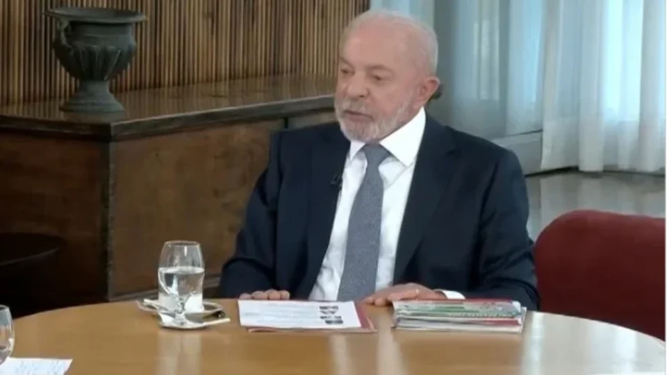 Lula diz que não sabe se polêmica envolvendo Flávio Bolsonaro e Nossa Senhora é notícia falsa