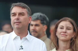 Governo Trump dará vistos a Flávio Bolsonaro e sua família