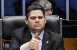 Alcolumbre leva PEC do fim da escala 6×1 ao plenário do Senado na terça-feira