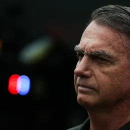 PGR dá parecer favorável à retomada de visitas de Flávio Bolsonaro ao pai