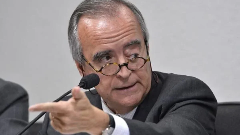 CVM multa Cerveró e absolve Dilma e Palocci por compra da refinaria de Pasadena