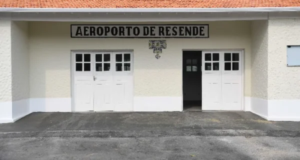 58,33% de emendas Pix de Flávio Bolsonaro vão para aeroporto sem voos comerciais