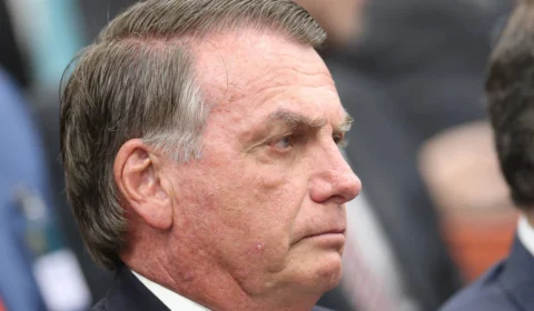 Soltar Bolsonaro em decisão liminar exigiria evidência de erro judicial crasso, apontam especialistas