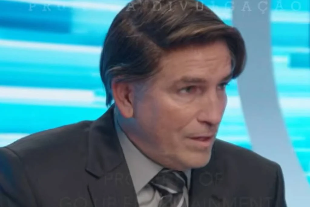 Jim Caviezel em cena de 'Dark Horse', filme sobre Jair Bolsonaro Jim Caviezel em cena de 'Dark Horse', filme sobre Jair Bolsonaro - Reprodução