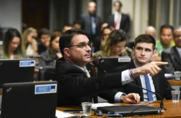 Carreira de Flávio Bolsonaro como advogado só decola no Senado, com Willer Tomaz e foco no STJ