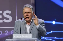 Desistência de Garotinho não apaga votos nem muda resultado automaticamente, diz TSE