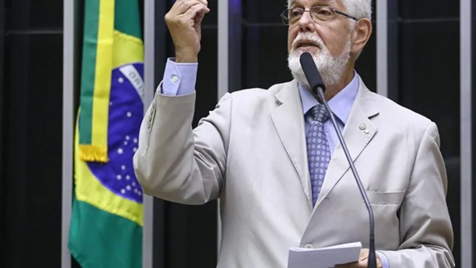 Deputado apresenta projeto de lei que obriga candidatos à Presidência a abrir sigilos