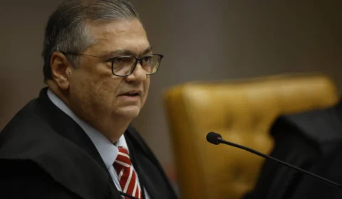 Dino defende Estela Aranha e diz que decisões que interferem em debates são legítimas