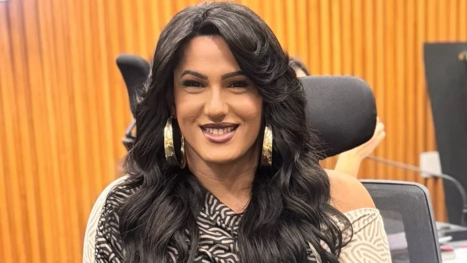 Quem é Thabatta Pimenta, primeira deputada federal trans do Nordeste