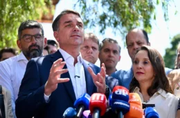 Flávio defende emendas em reunião fechada com políticos e diz saber ‘como é suado conseguir voto’