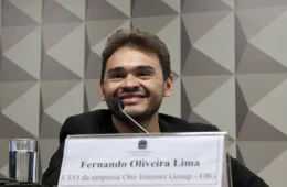 Dono do ‘Jogo do Tigrinho’ publica foto de helicóptero adesivado em apoio a Flávio Bolsonaro