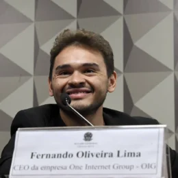 Dono do ‘Jogo do Tigrinho’ publica foto de helicóptero adesivado em apoio a Flávio Bolsonaro