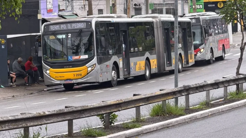 Gestão Nunes executou 58,6% das partidas de ônibus previstas no dia do 2º turno