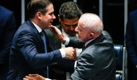 Lula se reúne com Alcolumbre e Motta após vitória eleitoral