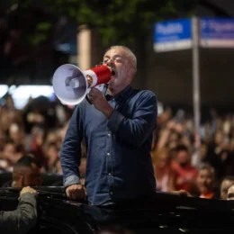 Justiça manda influenciadora excluir advogado de lista de boicote contra petistas