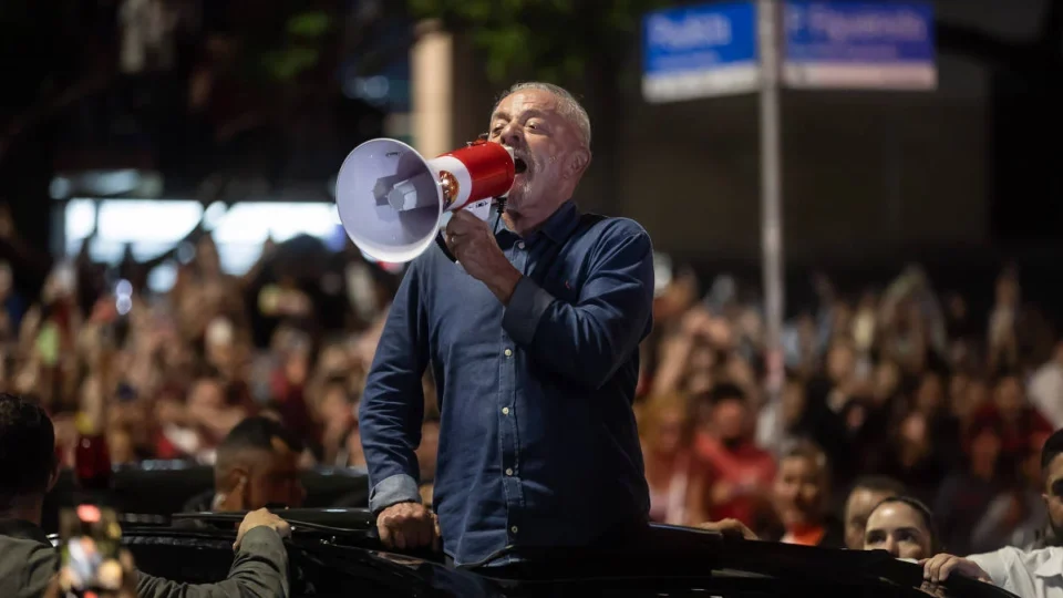 Justiça manda influenciadora excluir advogado de lista de boicote contra petistas