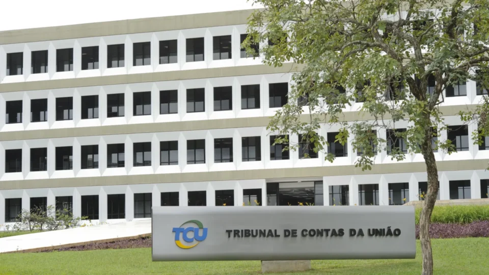 Tribunal de Contas da União: entre o controle e o veto ao SUS